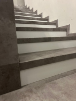 Schody z vinylu BUKOMA Beton Kámen Šedohnědý Domanín